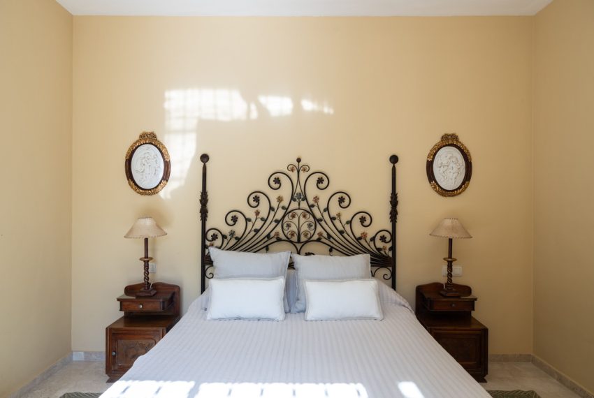 R4454656-Villa-For-Sale-El-Rosario-Detached-5-Beds-330-Built-16
