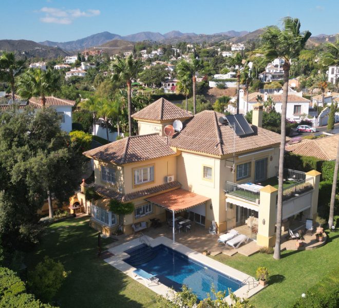 R4454656-Image 1-Detached - 5 Beds - 330 Built