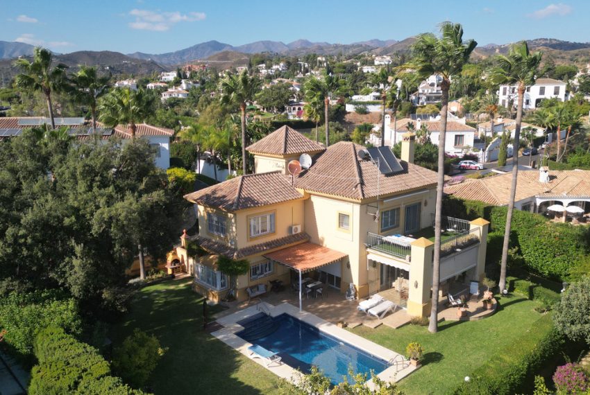 R4454656-Villa-For-Sale-El-Rosario-Detached-5-Beds-330-Built