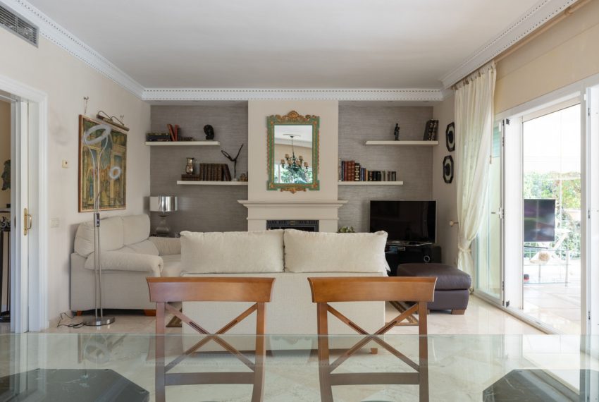 R4454656-Villa-For-Sale-El-Rosario-Detached-5-Beds-330-Built-9