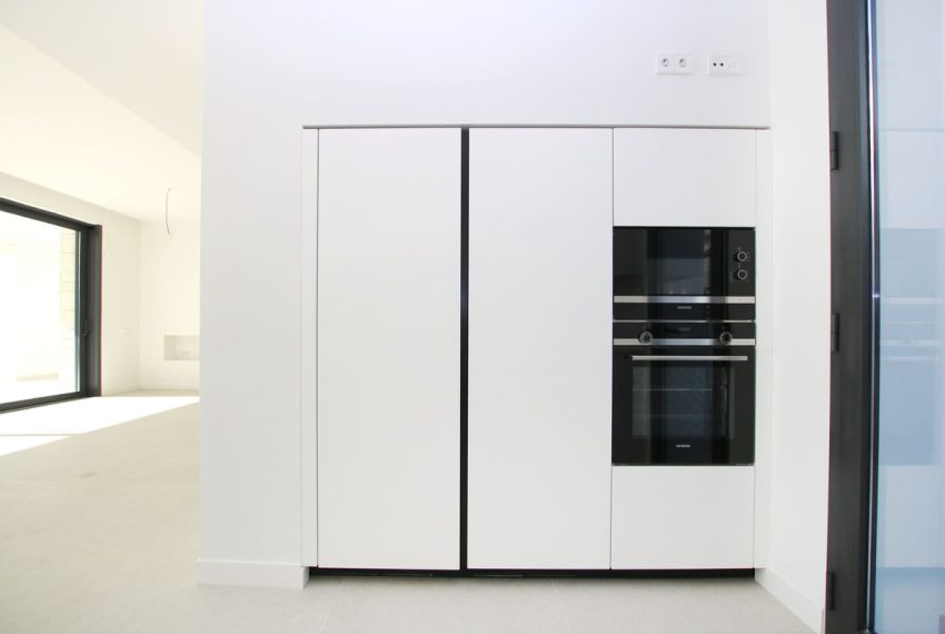 R4568716-Villa-For-Sale-Rio-Real-Detached-4-Beds-250-Built-19