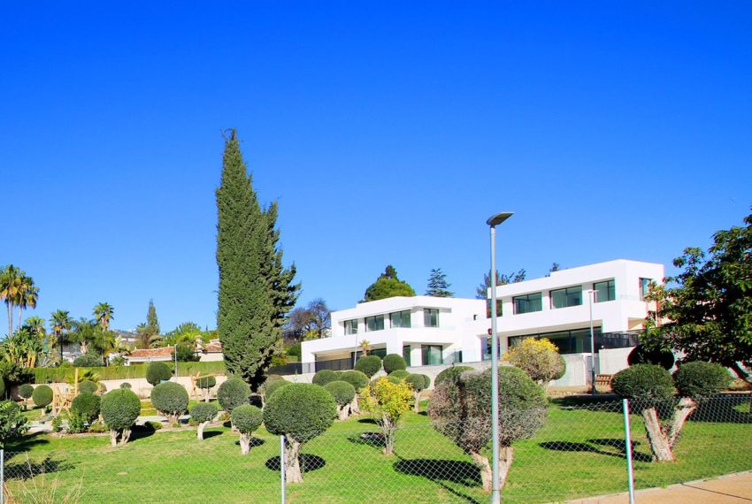 R4568716-Villa-For-Sale-Rio-Real-Detached-4-Beds-250-Built-3