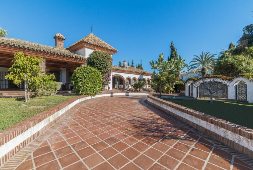 R4621810-Villa-For-Sale-Costabella-Detached-4-Beds-329-Built-1