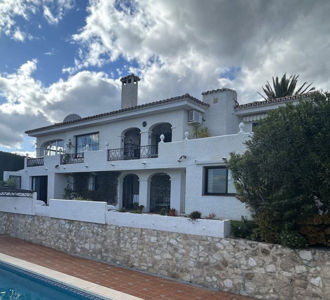 R4627741-Image 1-Detached - 4 Beds - 238 Built