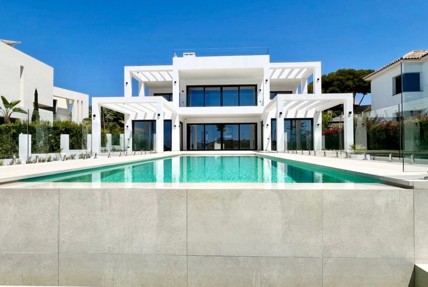 R4639333-Villa-For-Sale-Marbella-Detached-4-Beds-450-Built-1