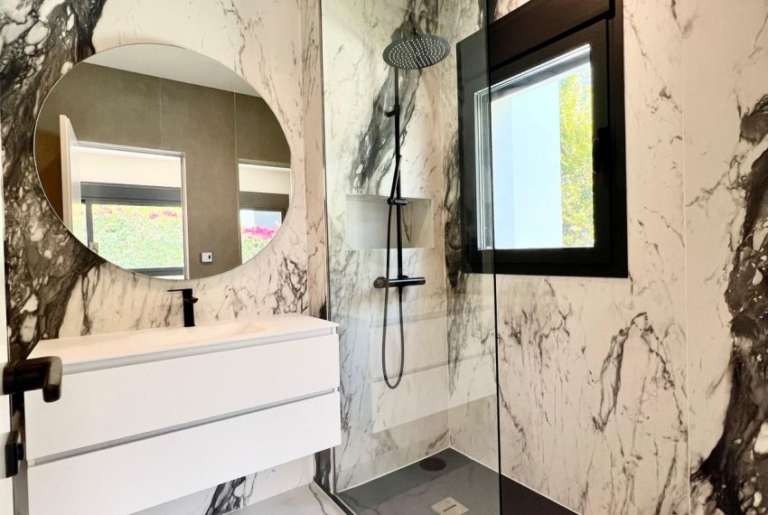 R4639333-Villa-For-Sale-Marbella-Detached-4-Beds-450-Built-15