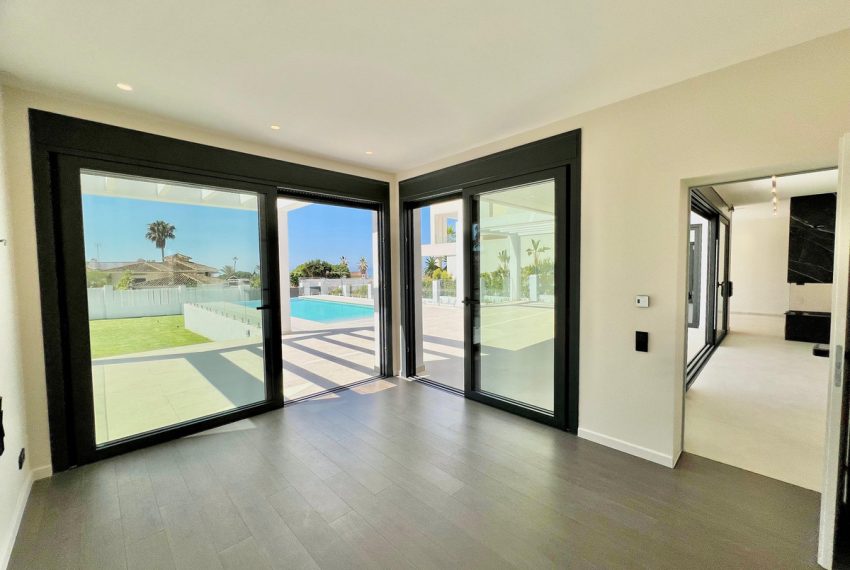 R4639333-Villa-For-Sale-Marbella-Detached-4-Beds-450-Built-17