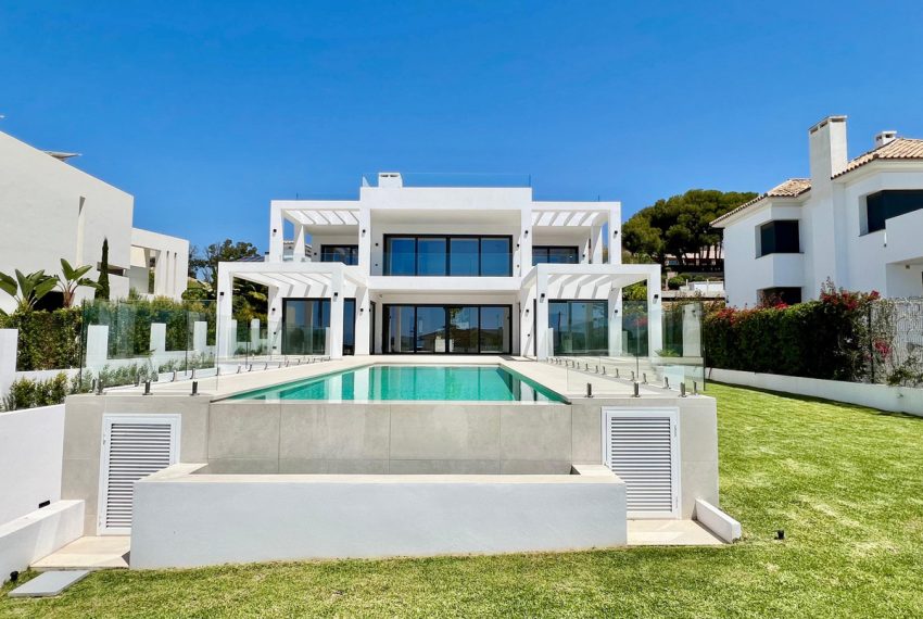 R4639333-Villa-For-Sale-Marbella-Detached-4-Beds-450-Built-2