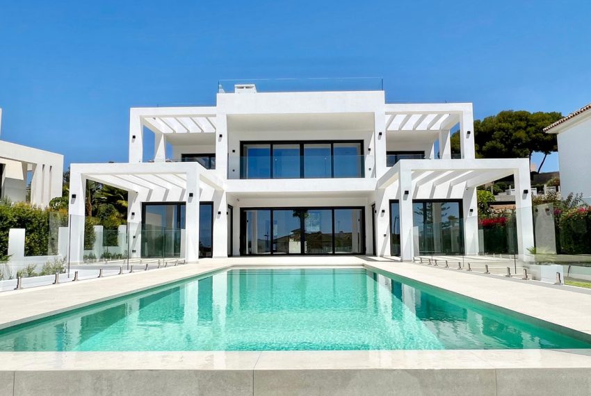 R4639333-Villa-For-Sale-Marbella-Detached-4-Beds-450-Built