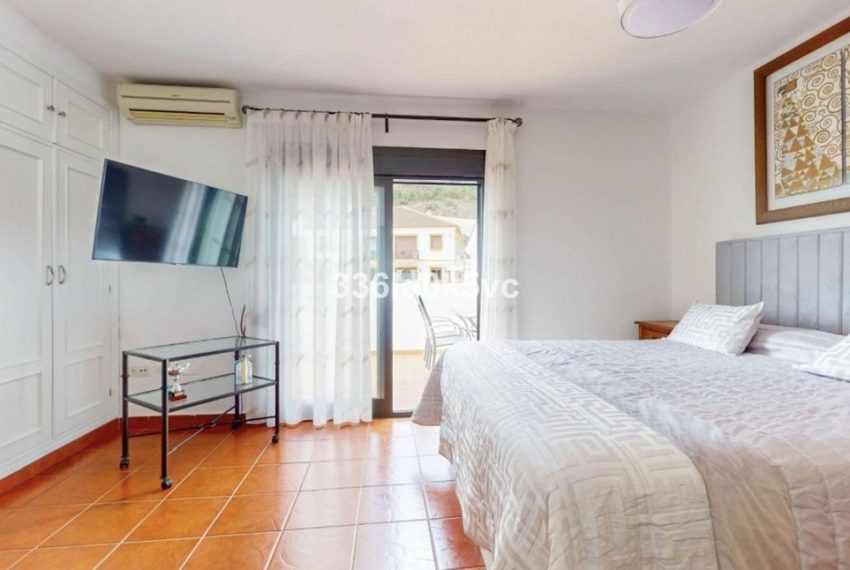 R4648831-Villa-For-Sale-Benahavis-Semi-Detached-4-Beds-264-Built-2
