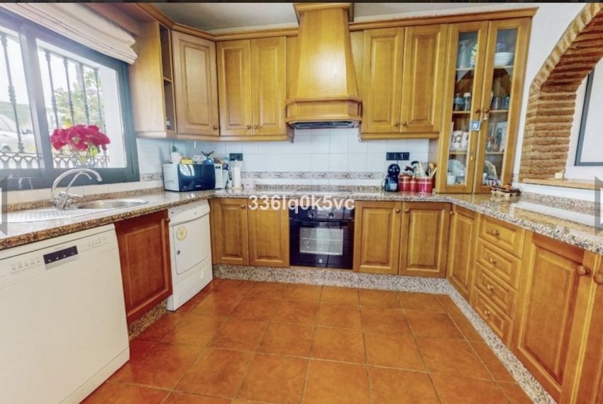 R4648831-Villa-For-Sale-Benahavis-Semi-Detached-4-Beds-264-Built-3