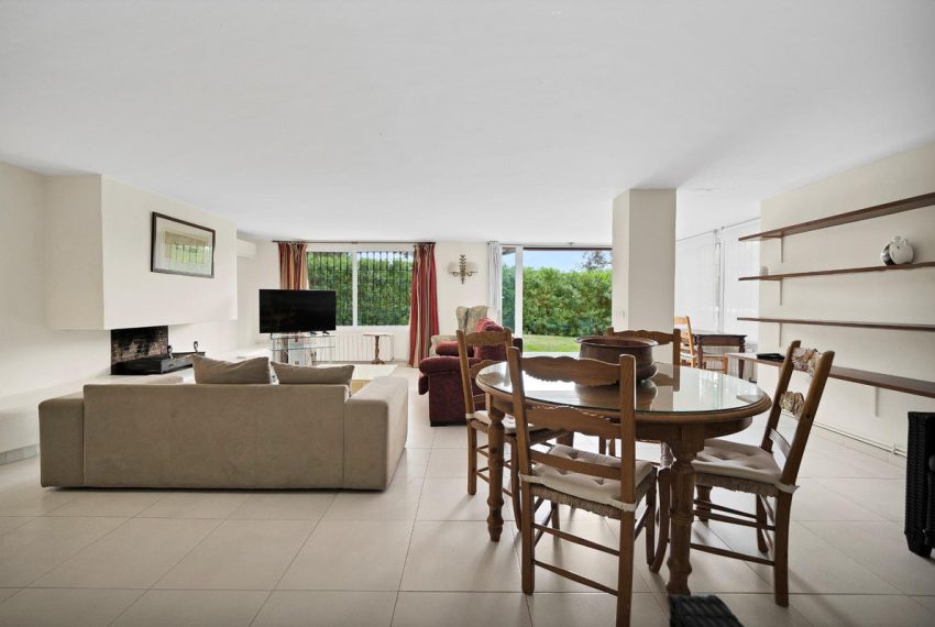 R4649023-Villa-For-Sale-Elviria-Detached-5-Beds-295-Built-10