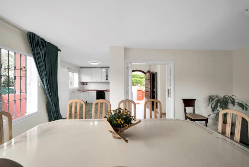 R4649023-Villa-For-Sale-Elviria-Detached-5-Beds-295-Built-11