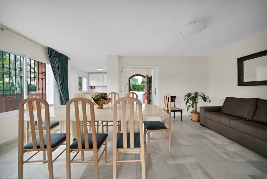 R4649023-Villa-For-Sale-Elviria-Detached-5-Beds-295-Built-12