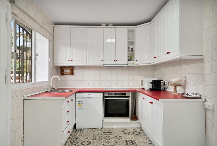 R4649023-Villa-For-Sale-Elviria-Detached-5-Beds-295-Built-16