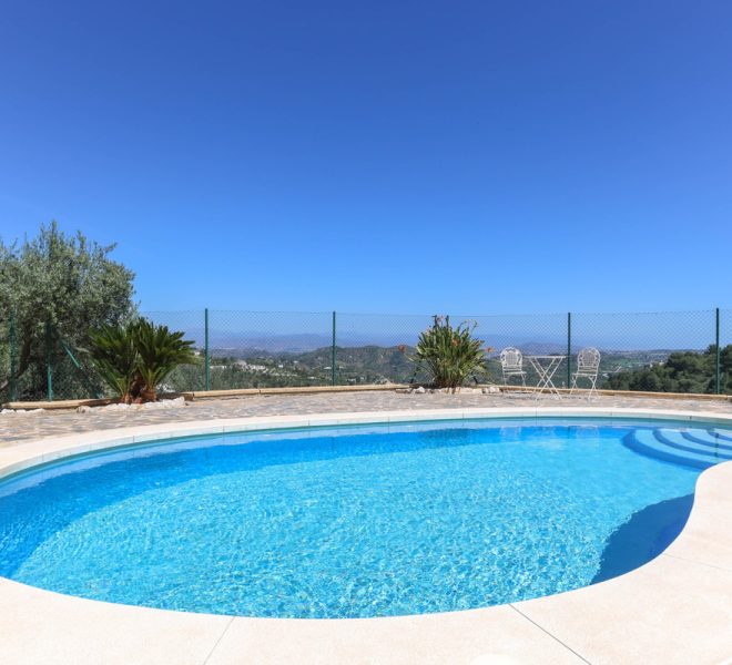 R4671364-Image 1-Detached - 4 Beds - 142 Built