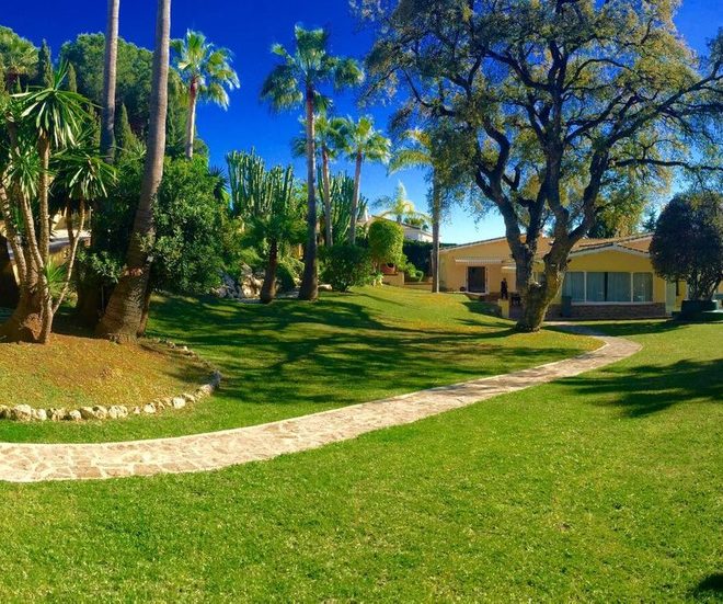 R4687141-Image 1-Detached - 6 Beds - 690 Built