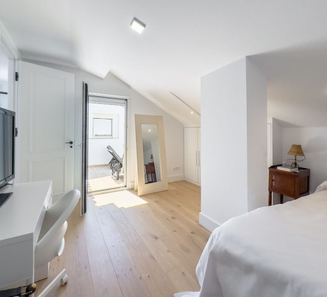 R4709554-Image 1-Penthouse Duplex - 5 Beds - 190 Built