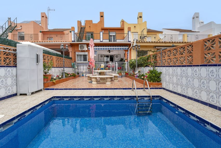 R4711864-Townhouse-For-Sale-Nueva-Andalucia-Terraced-4-Beds-105-Built-1