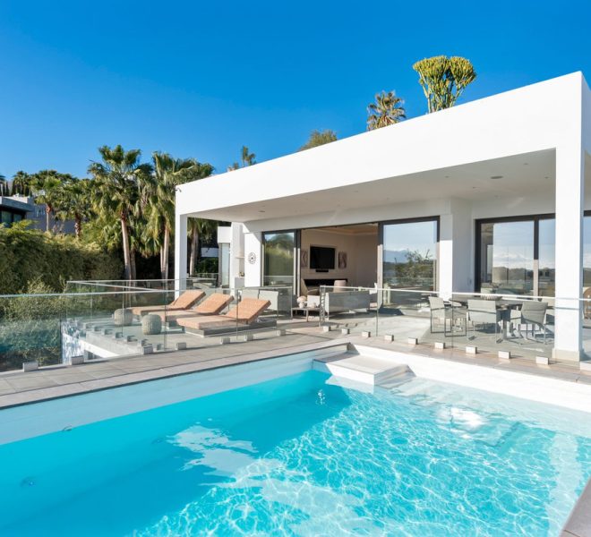 R4717579-Image 1-Detached - 7 Beds - 740 Built