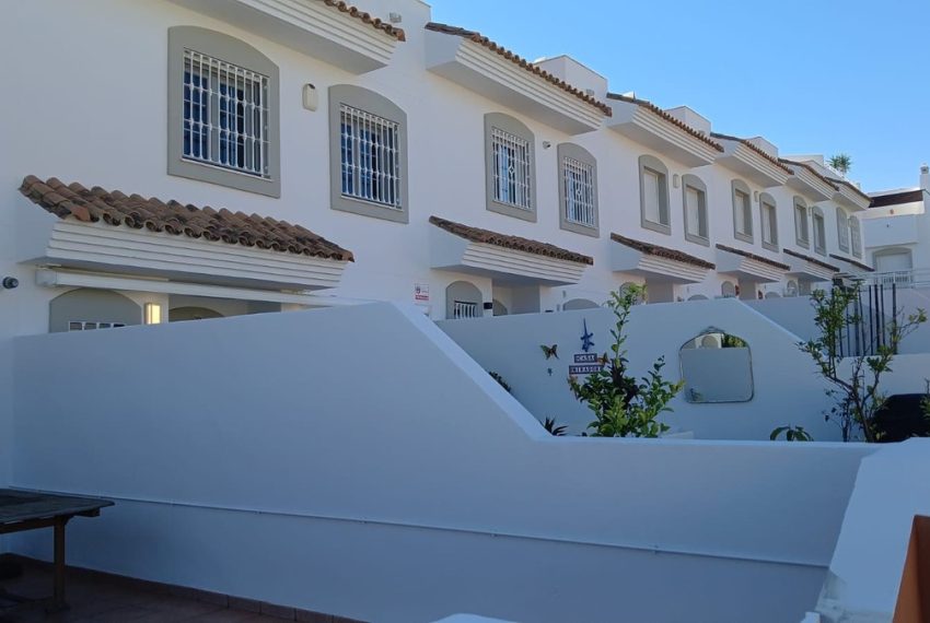 R4749211-Townhouse-For-Sale-Nueva-Andalucia-Terraced-3-Beds-189-Built-1