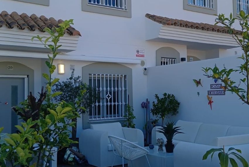 R4749211-Townhouse-For-Sale-Nueva-Andalucia-Terraced-3-Beds-189-Built-2