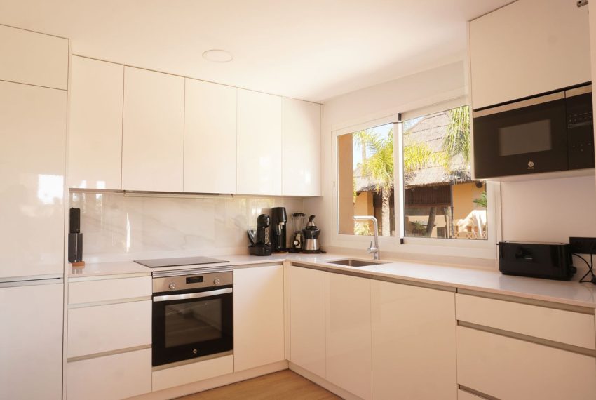 R4752382-Townhouse-For-Sale-Nueva-Andalucia-Terraced-3-Beds-229-Built-2