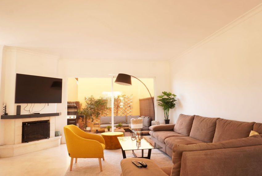 R4752382-Townhouse-For-Sale-Nueva-Andalucia-Terraced-3-Beds-229-Built