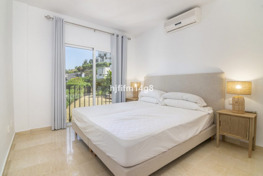 R4753348-Apartment-For-Sale-The-Golden-Mile-Penthouse-Duplex-4-Beds-177-Built-8