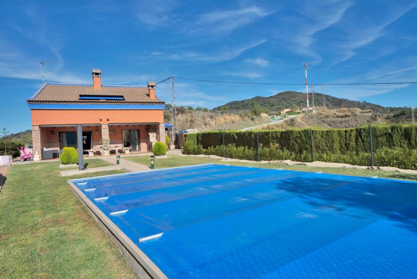R4766848-Villa-For-Sale-Ojen-Finca-4-Beds-308-Built