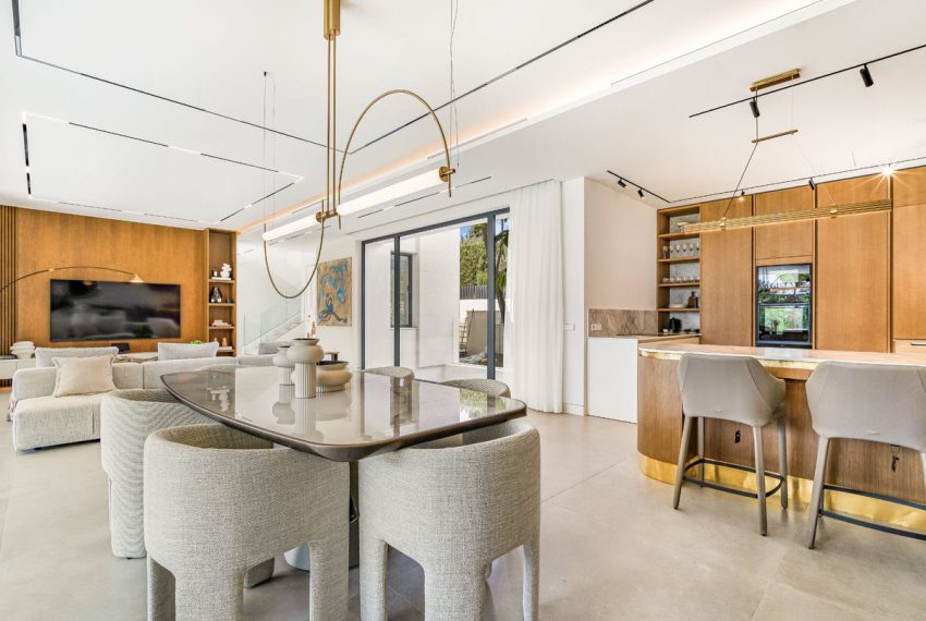 R4776136-Villa-For-Sale-The-Golden-Mile-Detached-5-Beds-813-Built-4