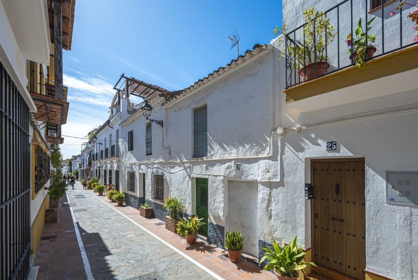 R4800565-Townhouse-For-Sale-Marbella-Terraced-6-Beds-285-Built
