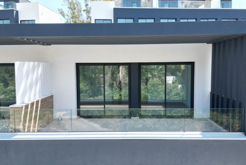 R4808620-Villa-For-Sale-Estepona-Semi-Detached-3-Beds-131-Built-2