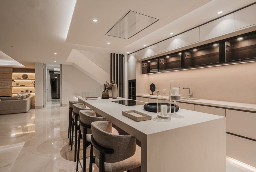 R4830373-Villa-For-Sale-The-Golden-Mile-Detached-5-Beds-630-Built-9