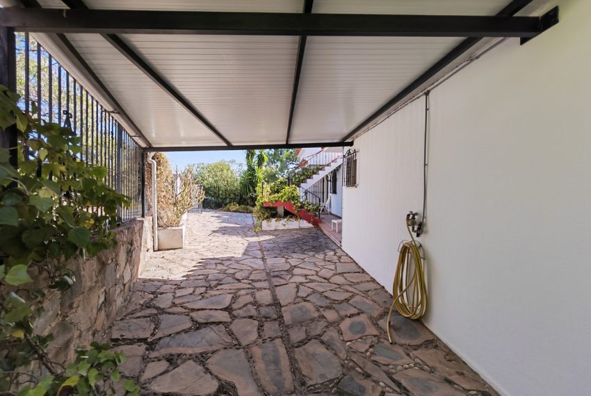 R4840030-Villa-For-Sale-Estepona-Detached-6-Beds-277-Built-4