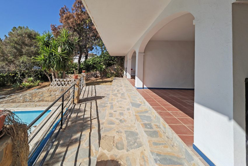 R4840030-Villa-For-Sale-Estepona-Detached-6-Beds-277-Built-6