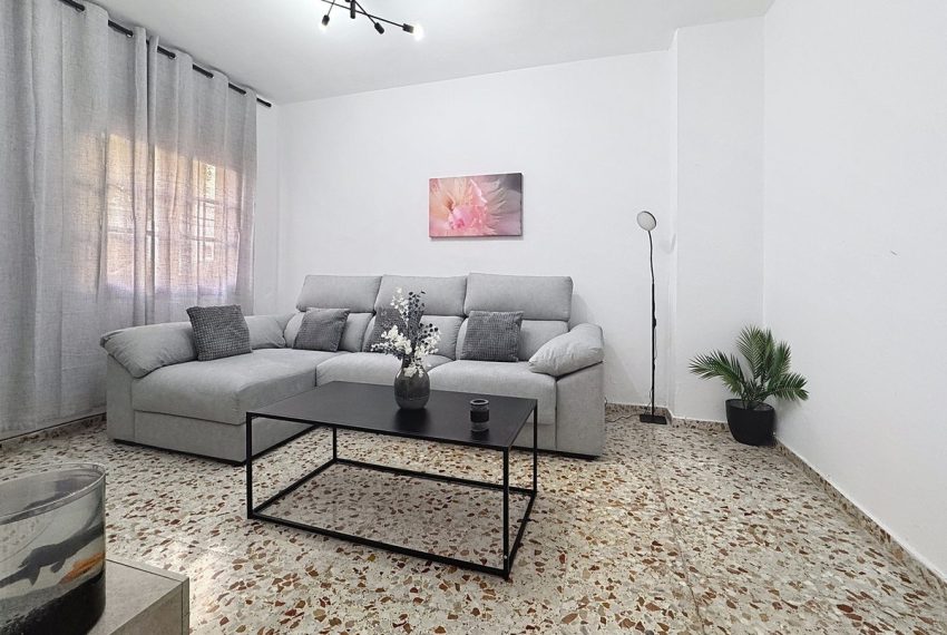 R4841119-Villa-For-Sale-Estepona-Semi-Detached-5-Beds-271-Built-4