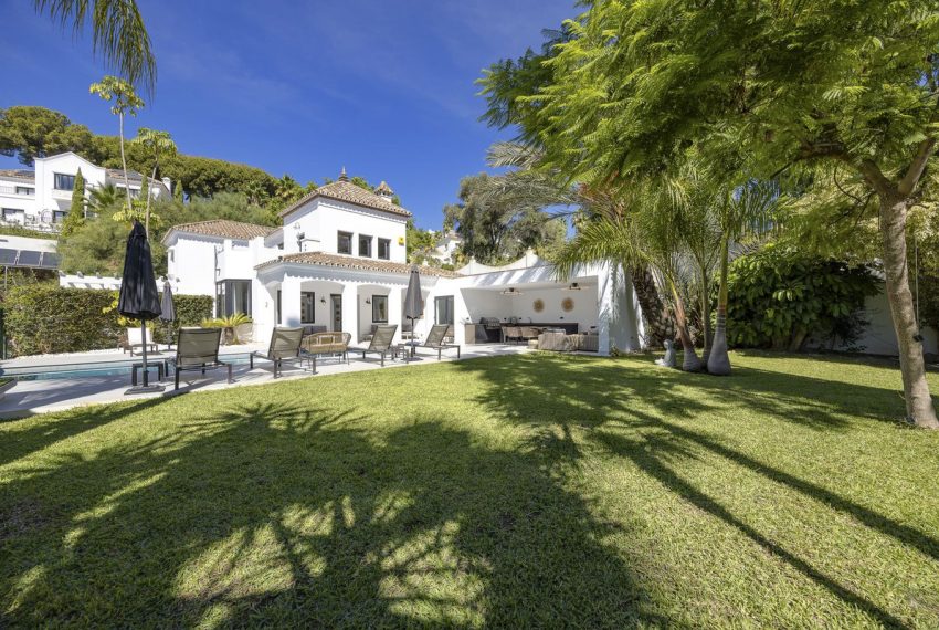 R4848973-Villa-For-Sale-El-Paraiso-Detached-5-Beds-235-Built