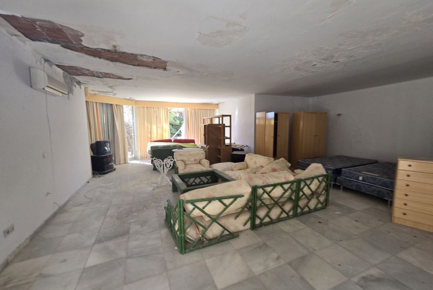 R4856941-Villa-For-Sale-Marbella-Detached-6-Beds-450-Built-17