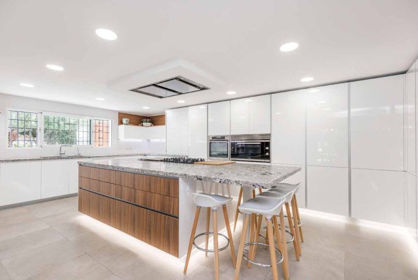 R4873438-Villa-For-Sale-Rio-Real-Detached-6-Beds-900-Built-11