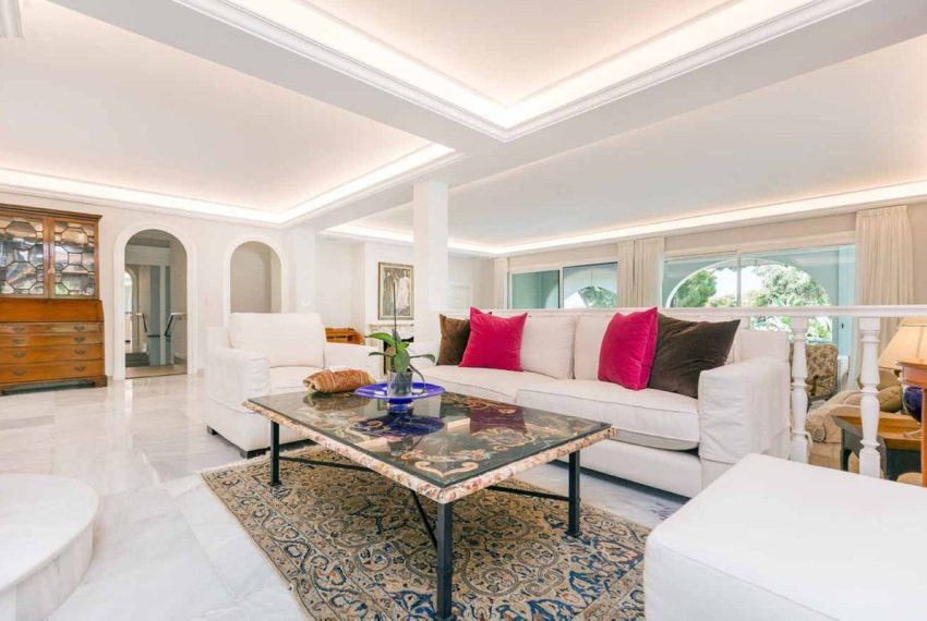 R4873438-Villa-For-Sale-Rio-Real-Detached-6-Beds-900-Built-12