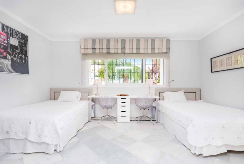 R4873438-Villa-For-Sale-Rio-Real-Detached-6-Beds-900-Built-17