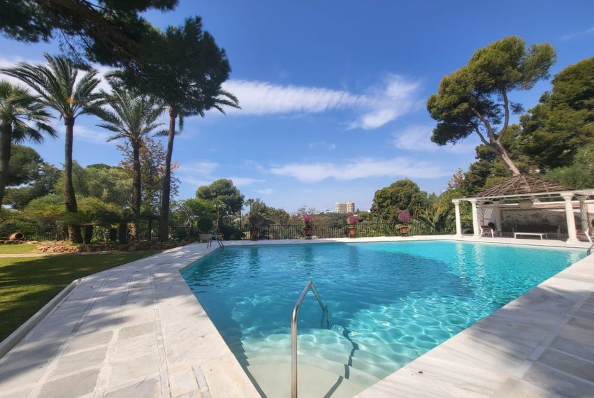 R4873438-Villa-For-Sale-Rio-Real-Detached-6-Beds-900-Built-6