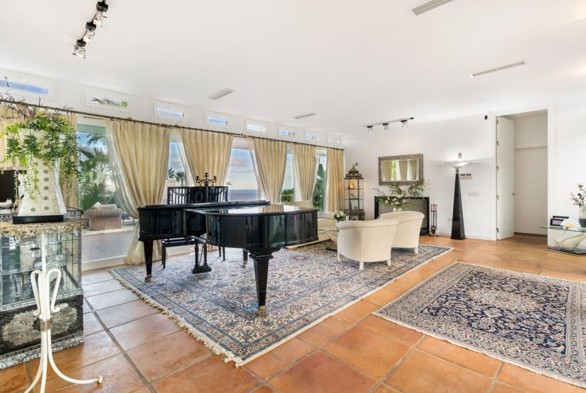 R4875148-Villa-For-Sale-Estepona-Detached-7-Beds-750-Built-14