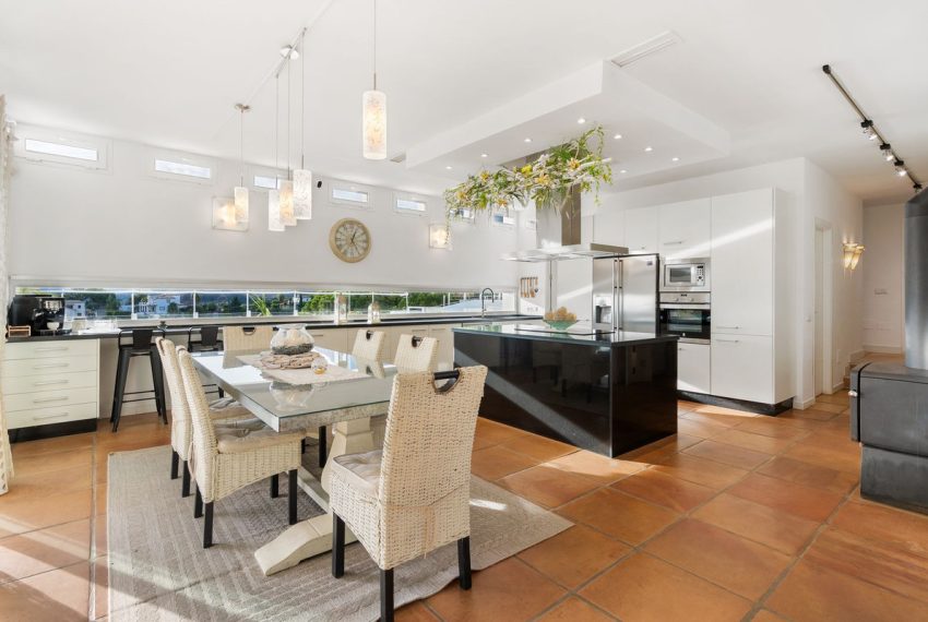 R4875148-Villa-For-Sale-Estepona-Detached-7-Beds-750-Built-19