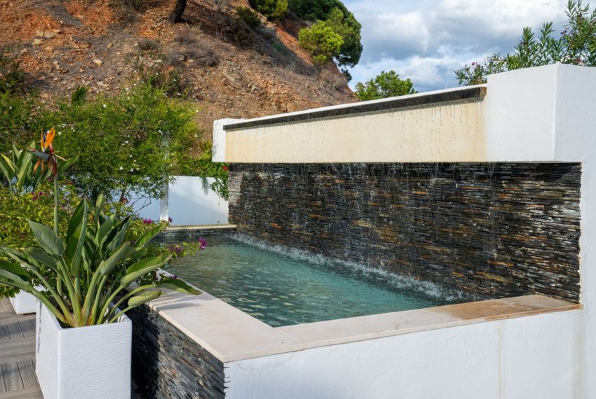 R4875148-Villa-For-Sale-Estepona-Detached-7-Beds-750-Built-5