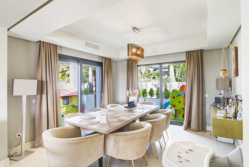 R4885501-Villa-For-Sale-The-Golden-Mile-Detached-5-Beds-573-Built-12