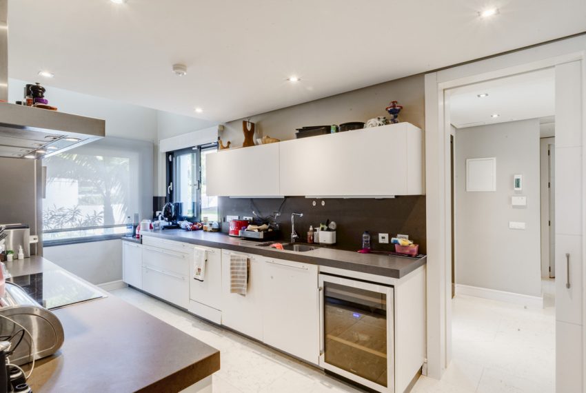 R4885501-Villa-For-Sale-The-Golden-Mile-Detached-5-Beds-573-Built-6