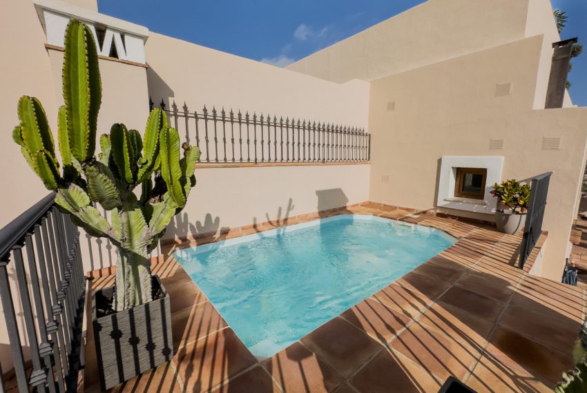 R4889077-Apartment-For-Sale-Estepona-Penthouse-3-Beds-134-Built-1