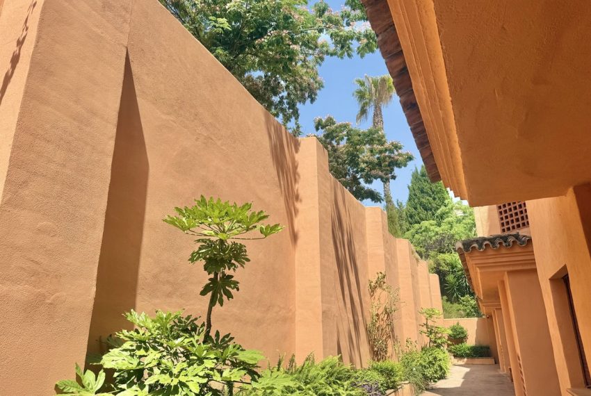 R4895101-Apartment-For-Sale-Benahavis-Middle-Floor-2-Beds-80-Built